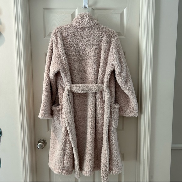 Pottery Barn Cream Fleece Robe - Picture 6 of 8